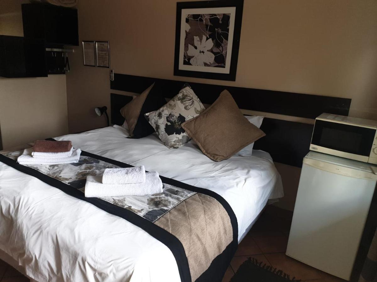 Tsessebe Guesthouse Блумфонтейн Екстер'єр фото