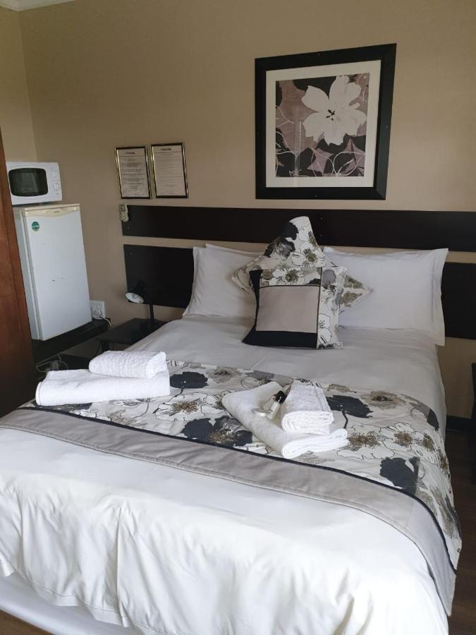 Tsessebe Guesthouse Блумфонтейн Екстер'єр фото
