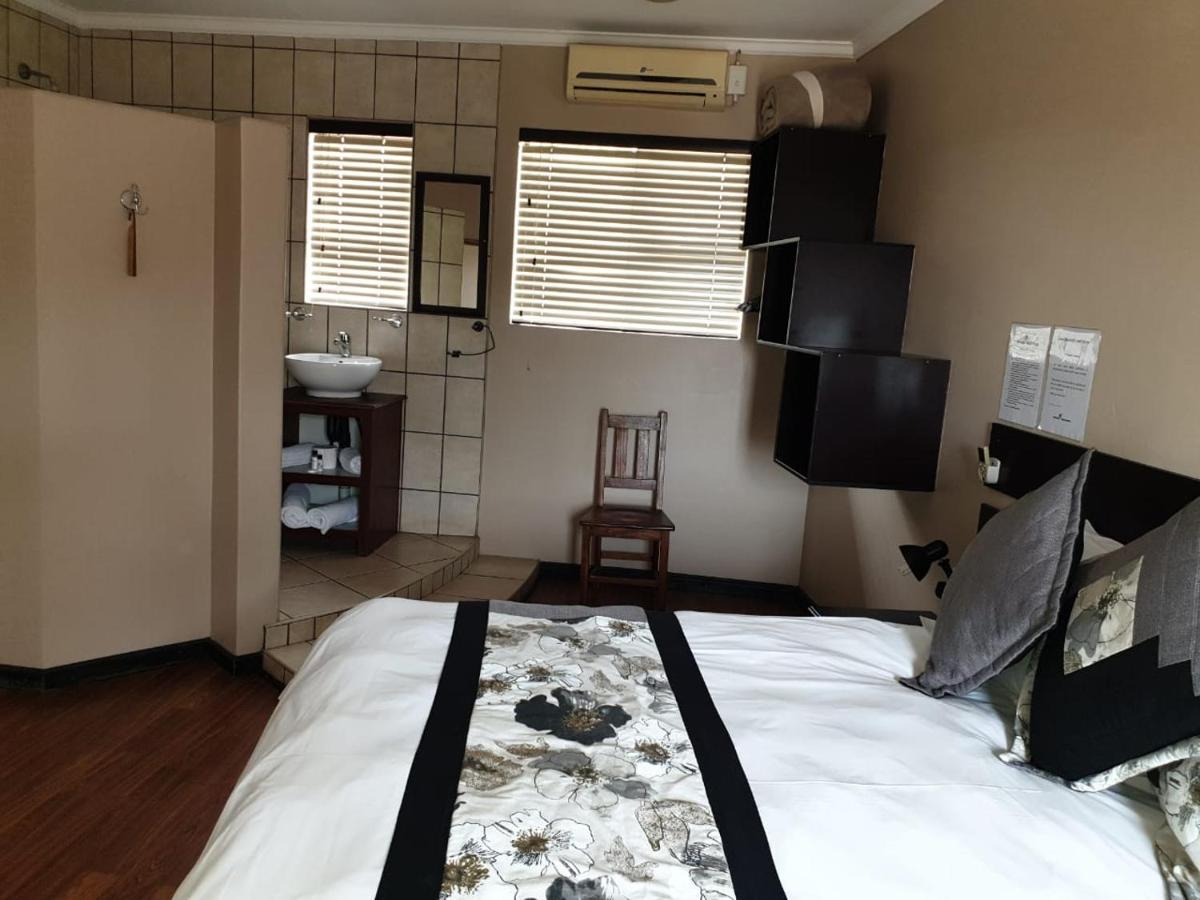 Tsessebe Guesthouse Блумфонтейн Екстер'єр фото