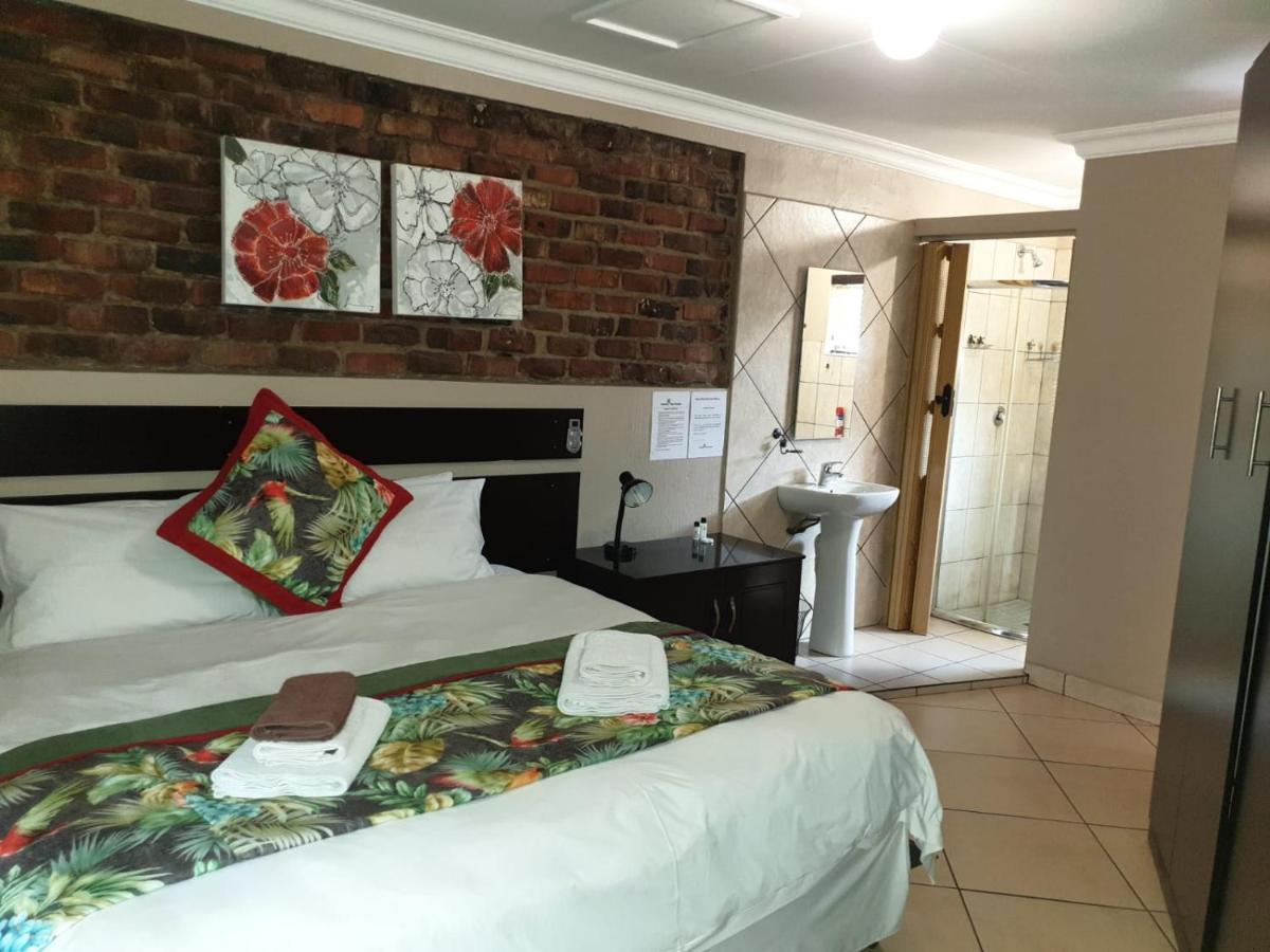 Tsessebe Guesthouse Блумфонтейн Екстер'єр фото