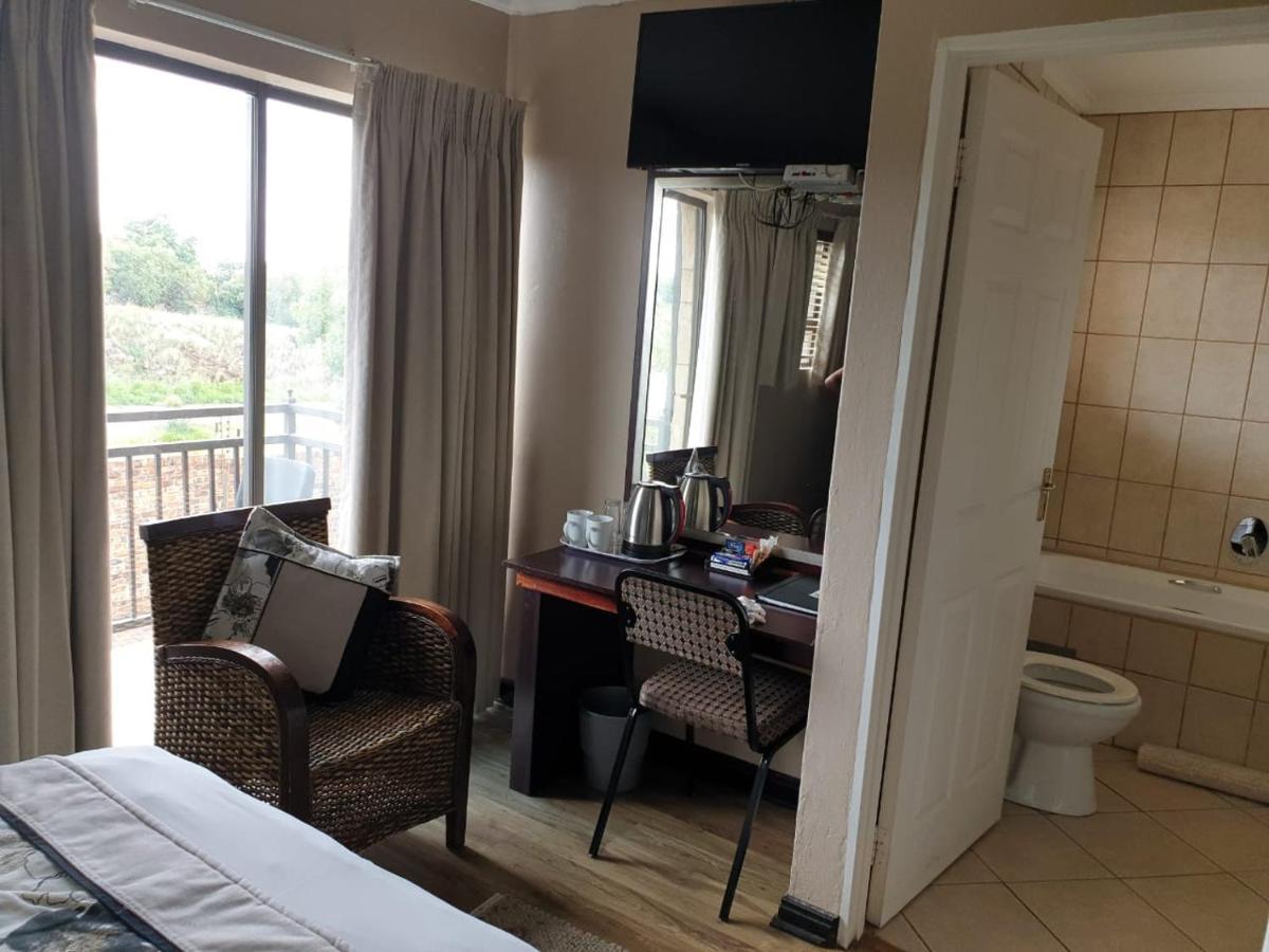 Tsessebe Guesthouse Блумфонтейн Екстер'єр фото