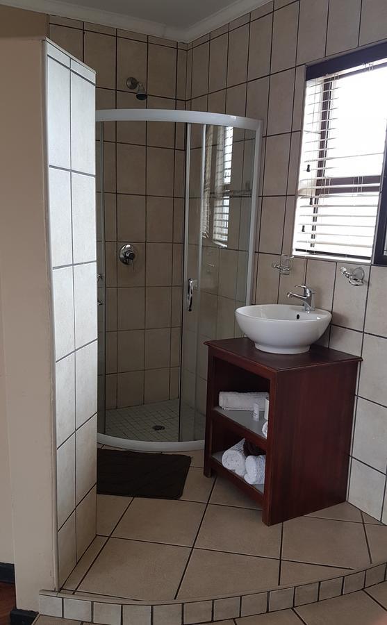 Tsessebe Guesthouse Блумфонтейн Екстер'єр фото