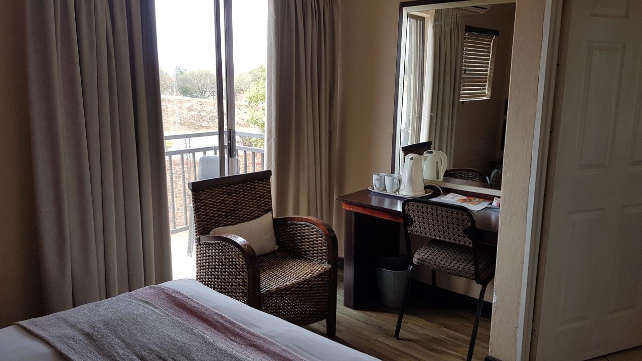 Tsessebe Guesthouse Блумфонтейн Екстер'єр фото